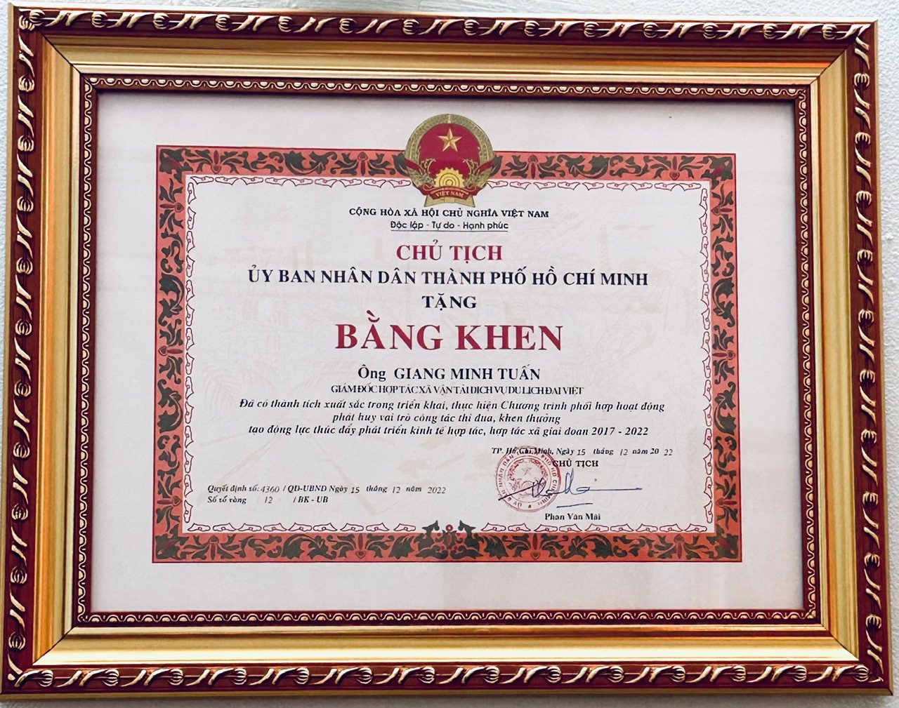 Bằng khen của Chủ tịch UBND TP. Hồ Chí Minh tặng ông Giang Minh Tuấn năm 2022